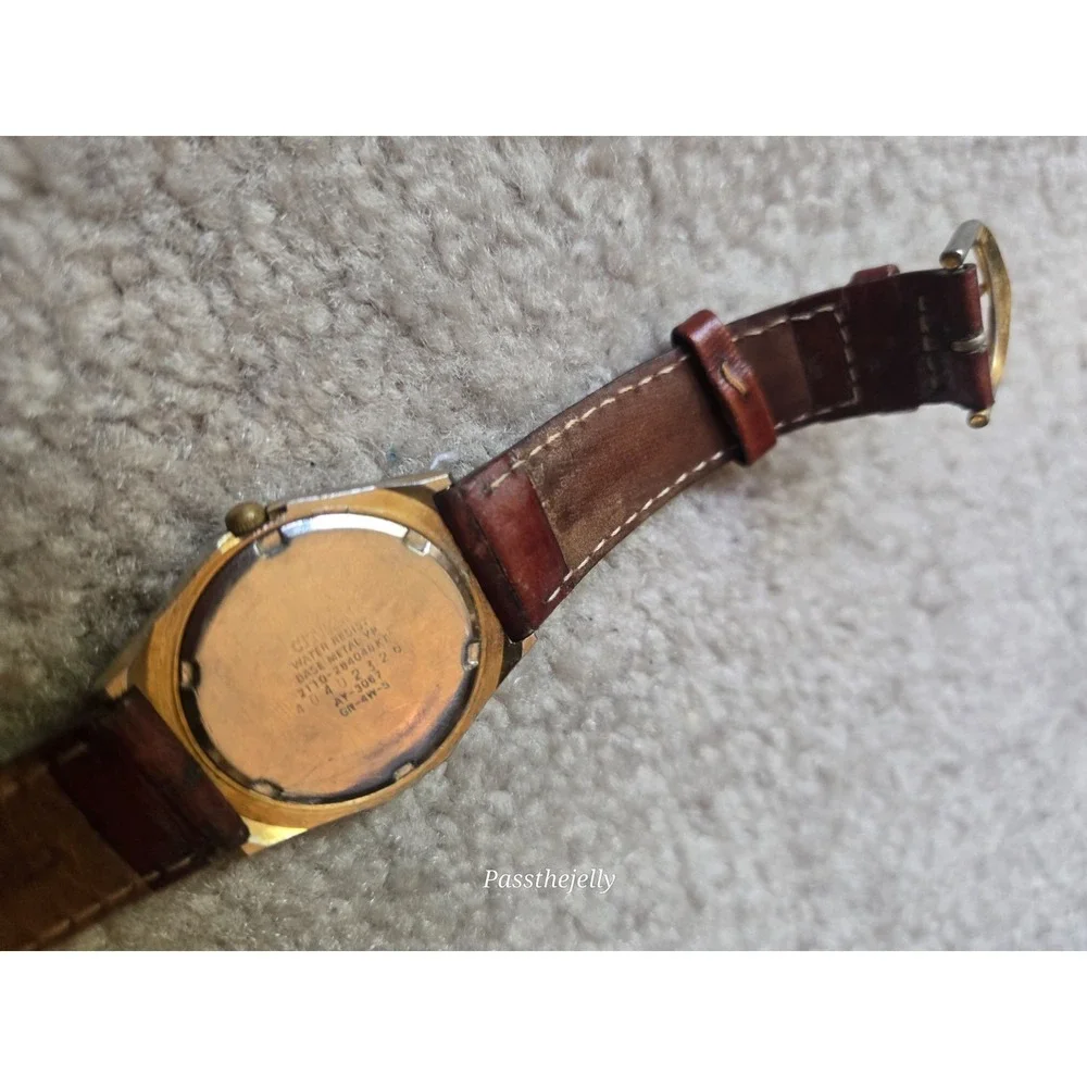 Citizen Seven Watch Mens Gold Tone Champagne Dial Date Quartz Dress Watch vtg